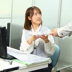 転勤先で性欲を持て余した田舎熟妻を略奪NTRキスとクンニでマ○コを蕩けさせて1日3人喰いまくる ｜1nhdtc00054