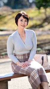 五十路で美人で爆乳って最強かよっ！ 初撮りおばさん 18人8時間スペシャル4 ｜h_460mbm00845