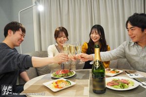 隣人夫婦NTR ～ドアでつながれた2つの部屋〈コネクティングルーム〉に宿泊した2組の夫婦～ 天馬ゆい 結城のの ｜meyd00916