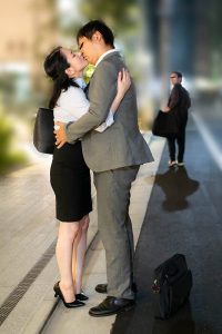 通行人は二度見する！ドラマの主人公のような不意打ち路上キスで火がついたホロ酔い人妻上司は浮気欲が止まらない ｜1dandy00899