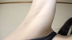 工藤ララ 濡れてテカってピッタリ密着 神競泳水着＆ジュニア水着 可愛い女子の競泳水着姿をじっとりと堪能！着替え盗撮から始まり貧乳から巨乳にパイパン、ハミ毛、ジョリワキ等のフェチ接写やローションソーププレイや競泳水着ぶっかけ等を完全着衣で楽しむAV ｜1okk00084