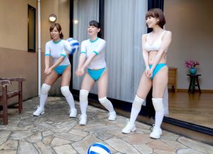ママさんバレー優勝候補チームが僕ん家に来た！ハイレグブルマ姿で自主練する熱心な若妻にチ●ポで応援 ｜422kagh00036