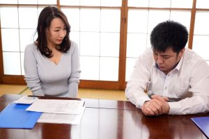 夫のモノより太さも長さも固さもぜんぶ… 町内会の会計担当の妻が会計監査の男（巨根）にねとられました… よしい美希 ｜nkkd00270