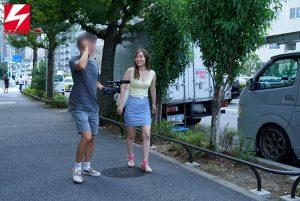 「そこの巨乳奥さん、童貞くんと密着混浴してくれませんか？」街で見かけた人妻と童貞くんが二人きりで混浴体験！ Gカップ以上の巨乳人妻編！但し用意された水着は極小マイクロビキニのみ！場所はラブホテルのジャグジー！ 優しそうな巨乳人妻は童貞くんの初めての相手にな… ｜nnpj00306