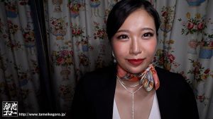 元海外航空会社のCA（キャビンアテンダント）が年下男を喰い散らかす！！ ドスケベボディでド淫乱なゆり子さん ｜meyd00977