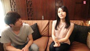 表舞台に立つ憧れを断ち切れない演歌歌手を目指していた農家の嫁 天城雪乃 33歳 AV DEBUT ｜1sdnm00411
