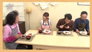 「キスだけで…濡れちゃうんだもん…」 おじさん食堂02 キスだけでパンティがビショビショになっちゃう位に感じやすい奥さんの手料理とセックスが二つの意味でオイシイ。 ｜57mcsr00161