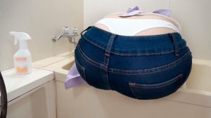 色白デカ尻の家事代行おばさんに即ハメ！デカチンの虜になった人妻が翌日勝手に押しかけてきたので満足するまで何度も中出ししてあげた5th BEST 人妻6名収録！！ 2枚組10時間！！ ｜dvmm00343