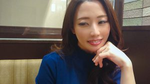 【TVで話題沸騰の美人家政婦さん】流出映像。旦那に内緒で若いモデルとプライベートセックス撮影し生中出し ｜h_1472hmdnv00431