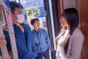 内装業の見習い君に揉ませてあげた優しい優しい昼下がりの巨乳主婦 岩沢香代 ｜jjda00017