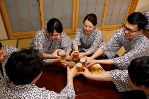 寝取られ社員旅行 女上司と一発ヤリたがる部下達にどんどん飲まされ泥●した妻 僕とビデオ通話してる最中に中出しされていたなんて… 谷原希美 ｜mrss00054