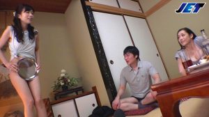 町内会の宴席で盛り上がる最中まさかの宴会芸でアキ●100％をヤラされたウチの妻 ｜nkkd00092