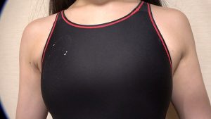 倉木しおり×桐香ゆうり 姉御の個撮 神レズ競泳水着 女が自らカメラを持ち可愛い女子の水着姿をじっとり撮影！親父の個撮ゆずりのハミ毛、ジョリワキ等のフェチ接写はもちろん女に撮られる恥ずかしい放尿やローション密着やレズSEXを完全着衣で楽しむレズハメ撮りAV ｜1ang00013