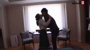 毎日が明るい、元気をくれる理想のママ 坂下真希 39歳 最終章 罪悪感と快楽の狭間で揺れながら朝から晩まで家族を忘れて中出し性交8発 ｜1sdnm00232