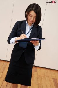 SOD女子社員 中途入社宣伝部 2年目 綾瀬麻衣子 挿入待ちの大行列！1対20の若手男優実力テストで激イキSEX大乱交 ｜1sdjs00026