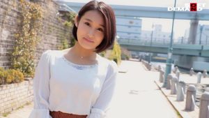 本物人妻レーベル史上最高のFカップ柔餅おっぱい 片瀬千紗 30歳 最終章 前から後ろから群がる生棒 一日中3P＆5P 初めての膣内ナマ中出し体験 ｜1sdnm00243
