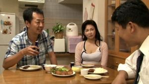 団地妻 4 隣人に迫られカラダを開く四十路美人 伊藤まい ｜17nrpd00004