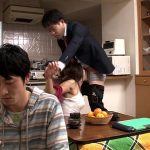 旦那が隣に居るコタツの中では火照ったマ○コがトロトロに発情して4回以上イク人妻 2 ｜1vandr00096