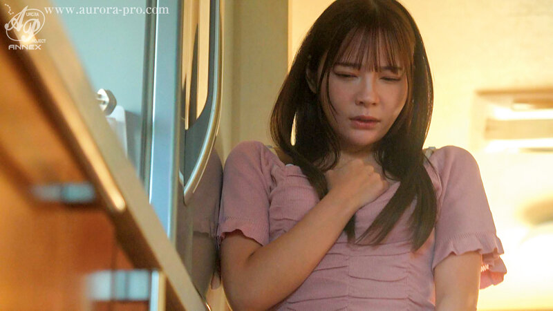 露出願望に憑りつかれた人妻 オマ●コを見られる…と思うほど疼く子宮… 一条みお ｜apns00411