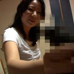 「ちょっと興味あるかも…」黒人にナンパされた熟女さんはデカマラに興味津々！？想像以上の巨根を膣奥まで突っ込まれ狂ったようにイキまくる昇天SEX！ ｜h_1724a126g00012