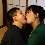 仕事帰りにのみ過ぎてご機嫌な母は、今日も帰って来ない旦那への寂しさを愚息で紛らわす欲求不満熟母だった！ ｜h_1724a127g00012