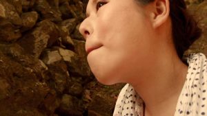 【昭和の肉欲】性交時だけ大胆になれる私 塚田詩織 野外でフェラ玄関で中出し編 ｜h_1489j9900753c