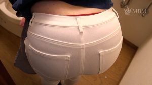 ホームヘルパーで来た美熟女さんのデカ尻にムラムラして勃起したチ〇ポを見せてエッチお願いすると…まさかのヘルパーさんも濡れマ〇コ晒してイキまくる！ ｜h_1724m742g00008