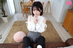 【VR】付き合った当時は教師と生徒だった…でもあれから5年、結婚した僕たちは倦怠期を迎えている。教え子に告白された話をすると「やっぱり制服着てる若い女の子がいいんでしょ…」嫉妬したさくらが可愛すぎる!違うんだ、妻の制服姿が世界でいっちばん好… 水卜さくら |mdvr00421